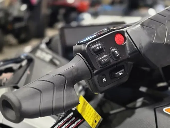 Slide: The Image of Sea-Doo GTX Limited 325 White Pearl Premium 2026 - 14