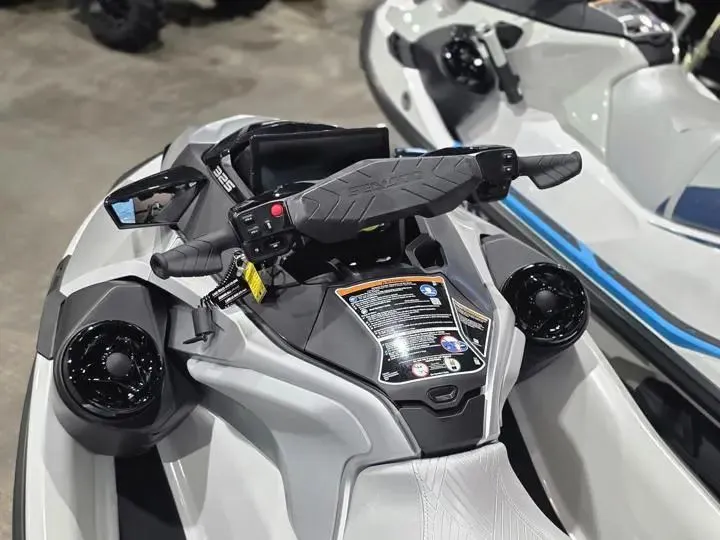 Slide: The Image of Sea-Doo GTX Limited 325 White Pearl Premium 2026 - 16