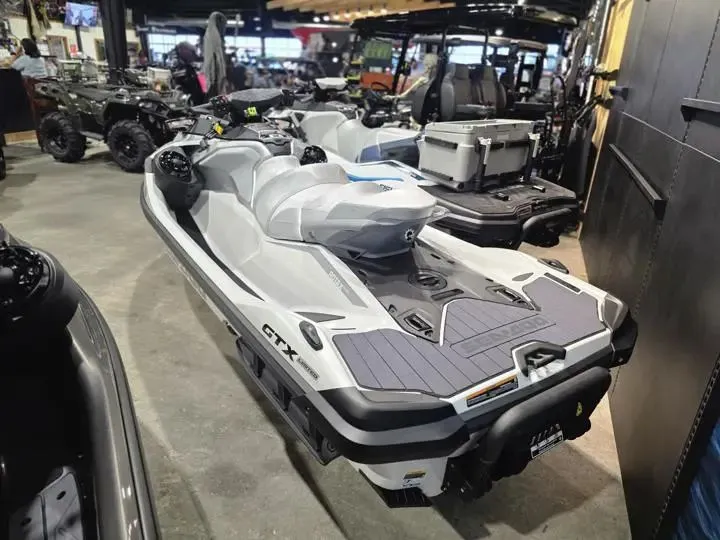 Slide: The Image of Sea-Doo GTX Limited 325 White Pearl Premium 2026 - 4