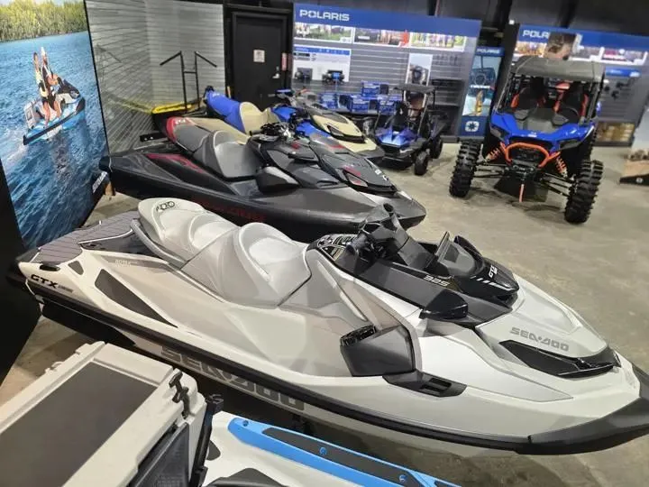 Slide: The Image of Sea-Doo GTX Limited 325 White Pearl Premium 2026 - 8
