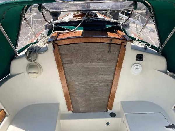 Slide: The Image of Pacific Seacraft Orion 27 1988 - 4