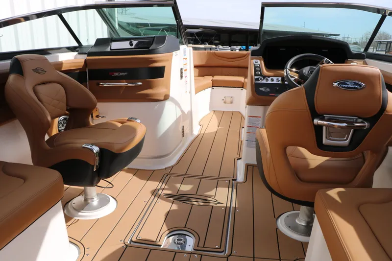 Slide: The Image of Chaparral 28 Surf 2026 - 40