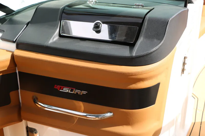 Slide: The Image of Chaparral 28 Surf 2026 - 41