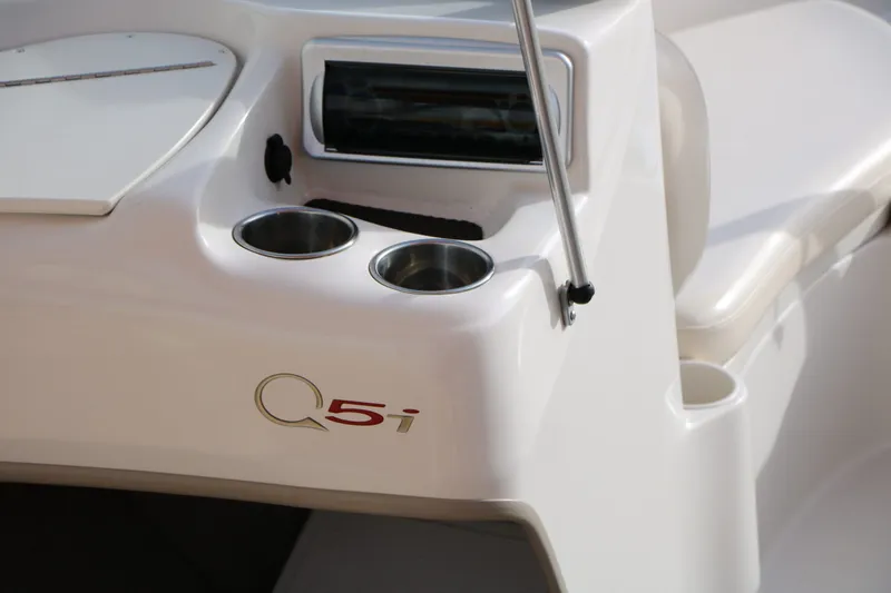 Slide: The Image of Tahoe Q5I FS 2010 - 15