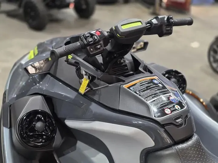 Slide: The Image of Sea-Doo Rxt-X 325 Ice 2026 - 14