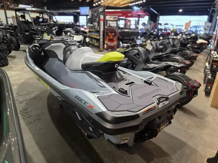 Slide: The Image of Sea-Doo Rxt-X 325 Ice 2026 - 4