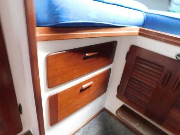 Slide: The Image of Tiara 3300 Flybridge 1986 - 11