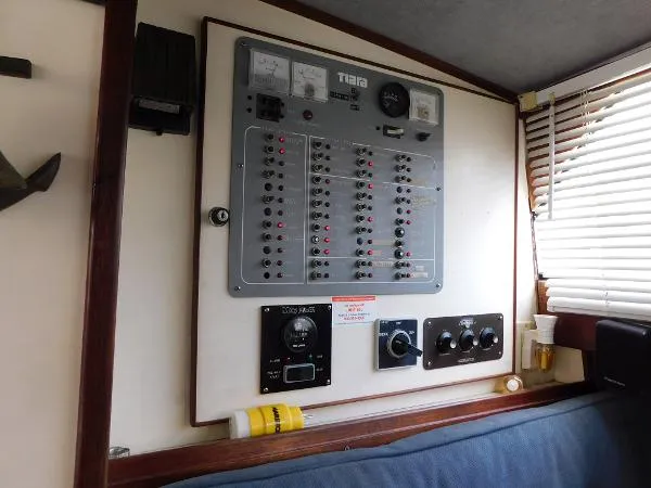 Slide: The Image of Tiara 3300 Flybridge 1986 - 7