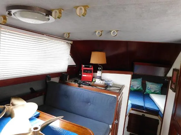 Slide: The Image of Tiara 3300 Flybridge 1986 - 8