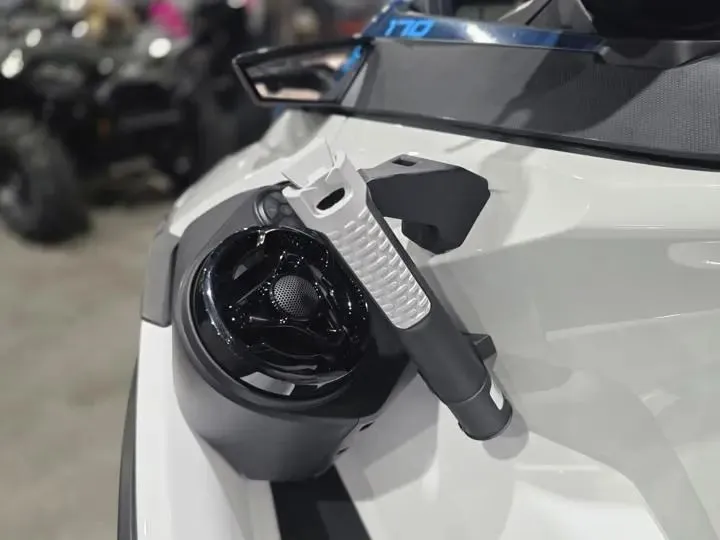 Slide: The Image of Sea-Doo FishPro Sport 170 2026 - 12