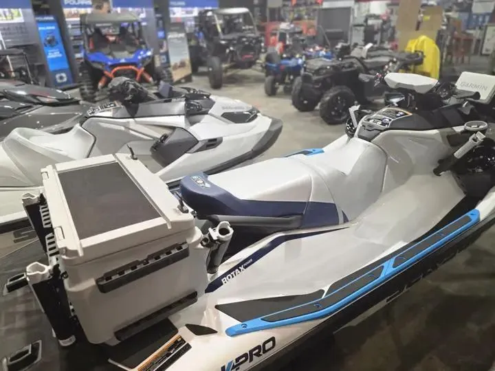 Slide: The Image of Sea-Doo FishPro Sport 170 2026 - 7