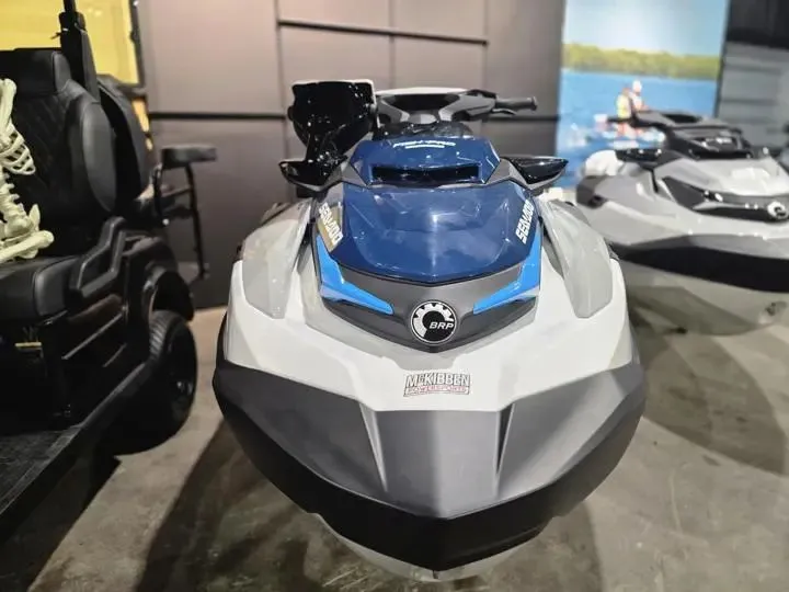 Slide: The Image of Sea-Doo FishPro Sport 170 2026 - 9