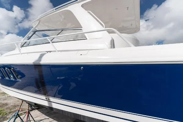 Slide: The Image of Intrepid 475 Sport Yacht 2019 - 7