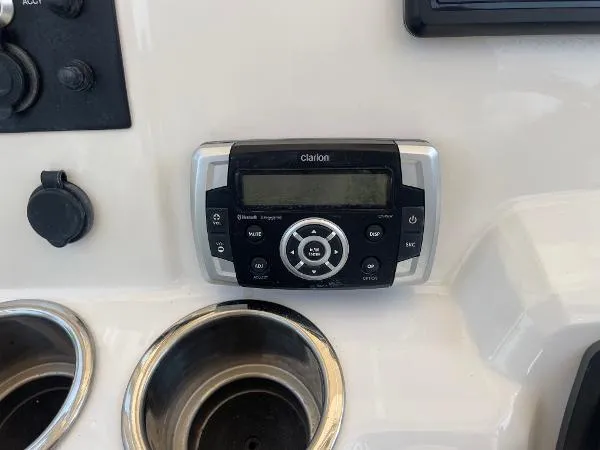 Slide: The Image of Robalo 222 2017 - 10