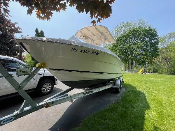 Slide: The Image of Robalo 222 2017 - 2