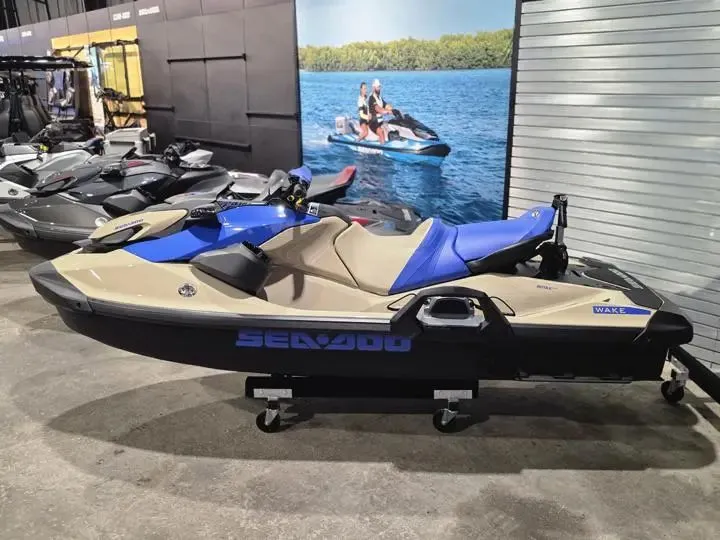 Slide: The Image of Sea-Doo Wake 170 Brp Premium Audio Idf Ibr 2026 - 3