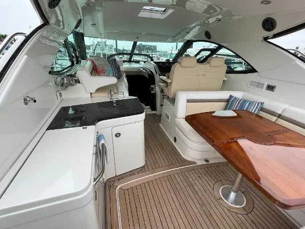 Slide: The Image of Sea Ray 410 Sundancer 2015 - 10