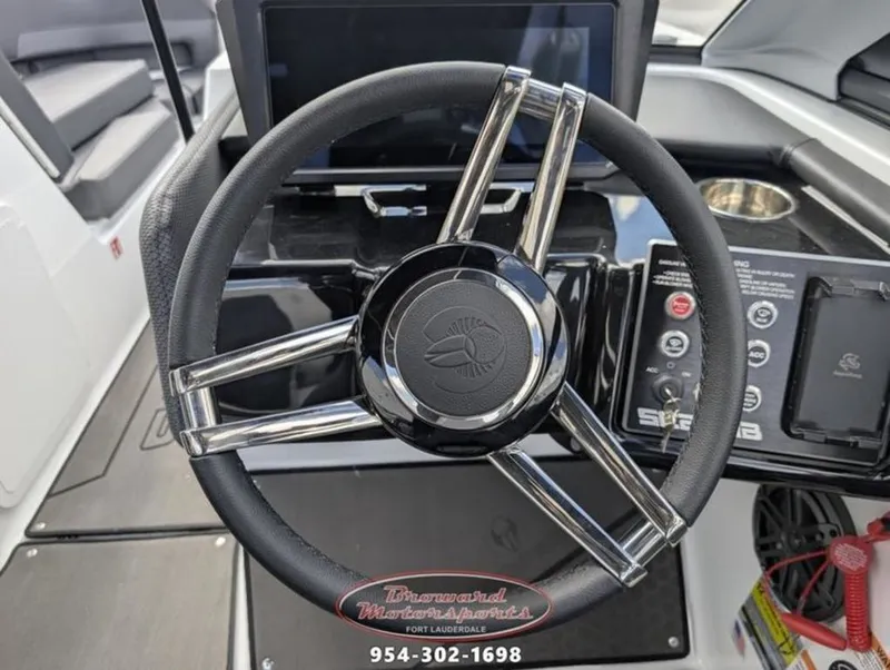 Slide: The Image of Scarab SB235 LX WAKE 2026 - 10