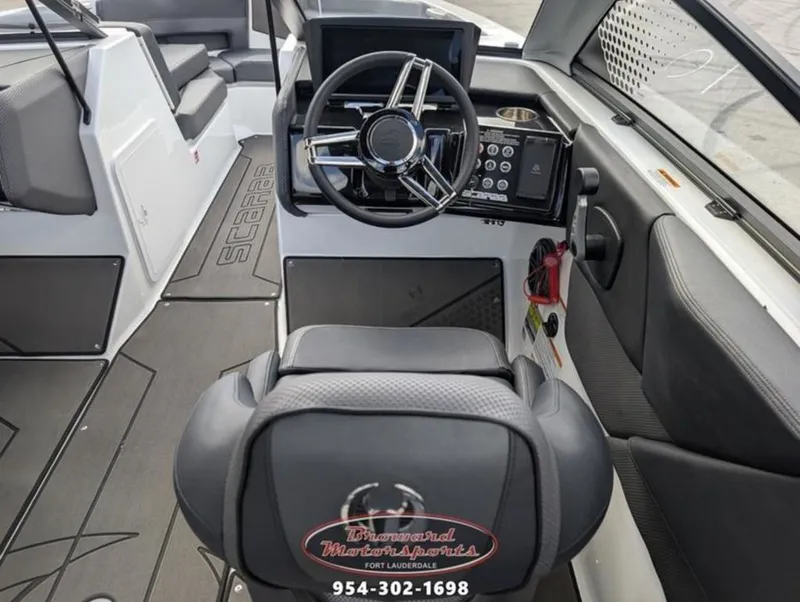 Slide: The Image of Scarab SB235 LX WAKE 2026 - 12