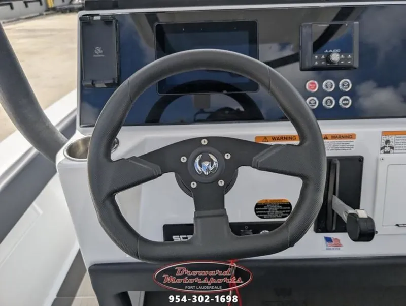 Slide: The Image of Scarab 235 LX 2026 - 9