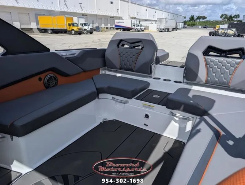 Slide: The Image of Scarab 235 LX Wake 2026 - 21