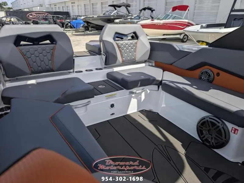 Slide: The Image of Scarab 235 LX Wake 2026 - 22