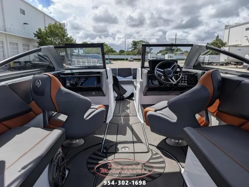 Slide: The Image of Scarab 235 LX Wake 2026 - 24