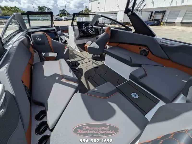 Slide: The Image of Scarab 235 LX Wake 2026 - 25