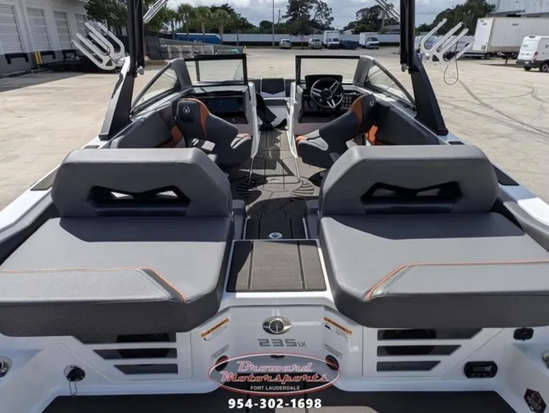 Slide: The Image of Scarab 235 LX Wake 2026 - 28