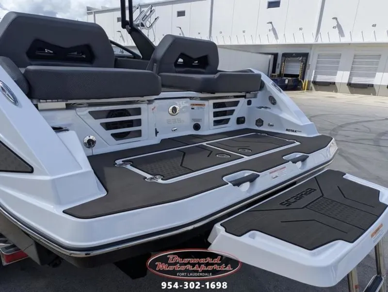 Slide: The Image of Scarab 235 LX Wake 2026 - 30