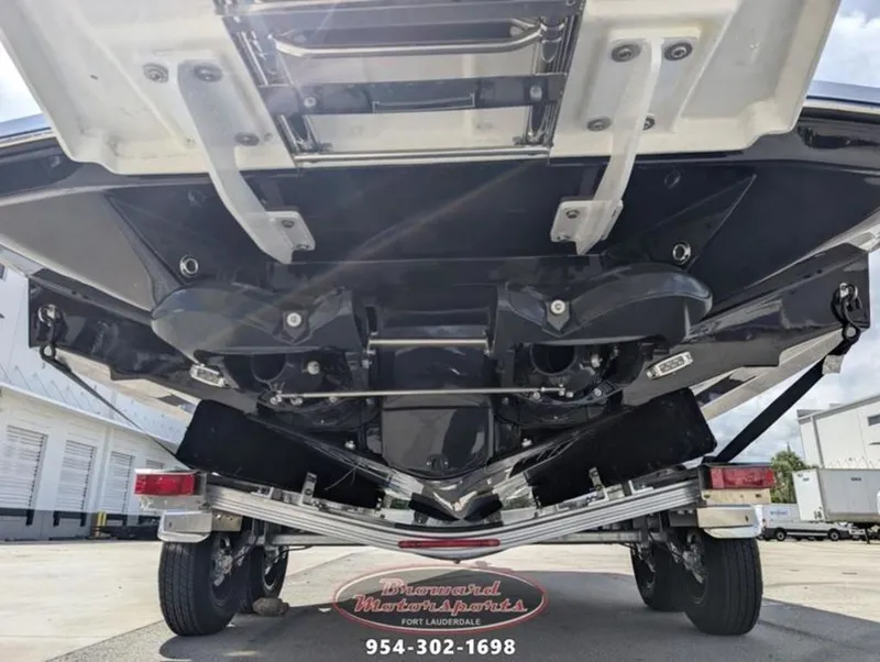 Slide: The Image of Scarab 235 LX Wake 2026 - 32