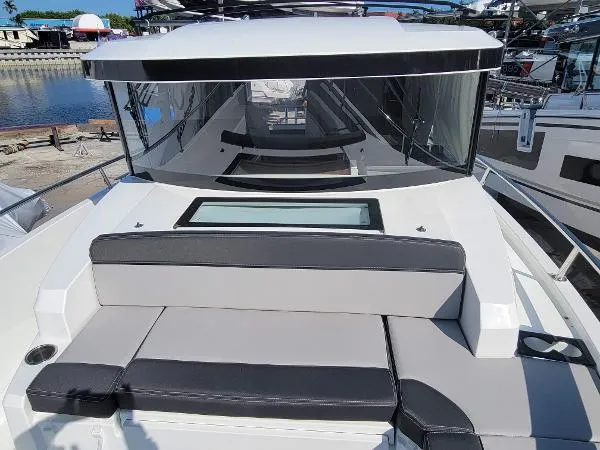 Slide: The Image of Jeanneau NC895 Sport 2023 - 9
