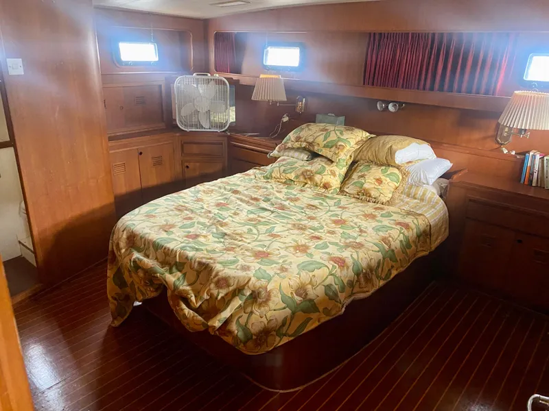 Slide: The Image of Cheoy Lee Motor Yacht 1987 - 9
