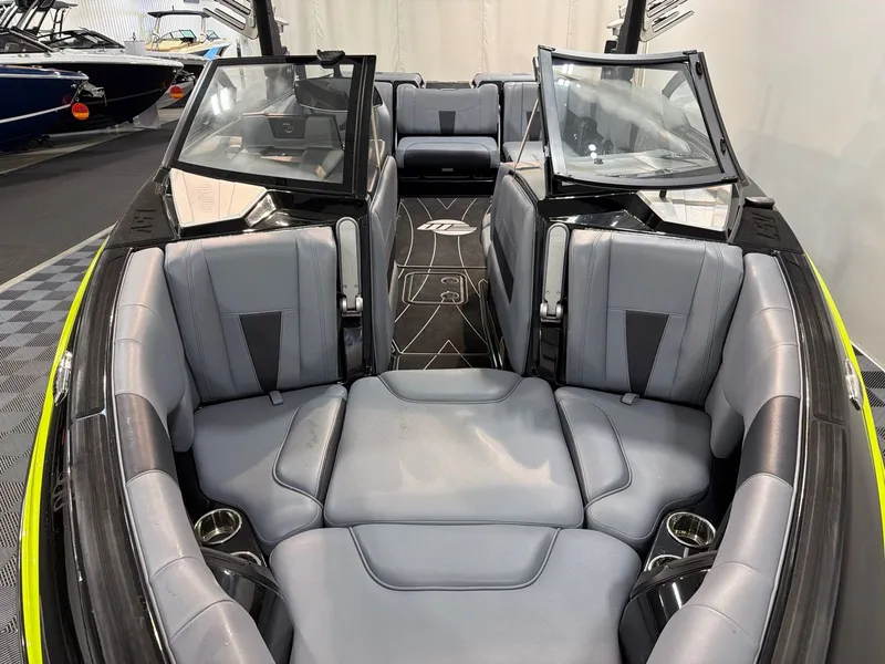 Slide: The Image of Malibu Wakesetter 23 LSV 2023 - 11