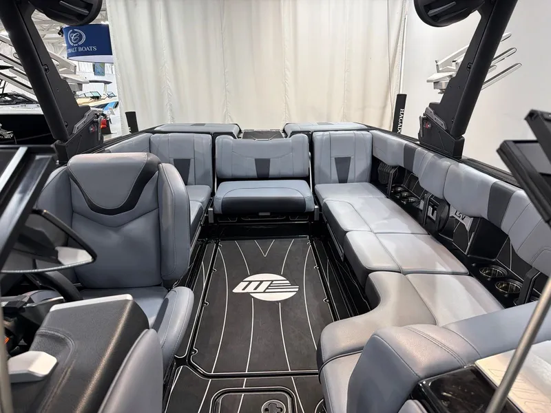 Slide: The Image of Malibu Wakesetter 23 LSV 2023 - 12