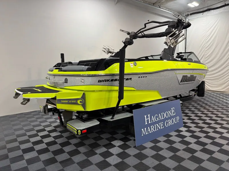 Slide: The Image of Malibu Wakesetter 23 LSV 2023 - 3