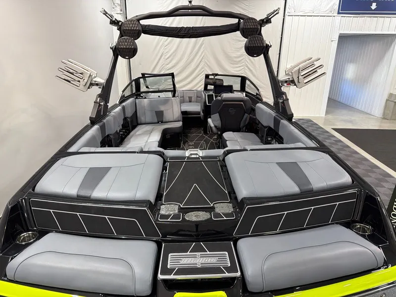 Slide: The Image of Malibu Wakesetter 23 LSV 2023 - 6