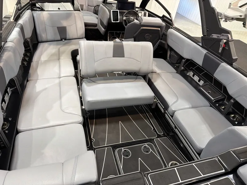 Slide: The Image of Malibu Wakesetter 23 LSV 2023 - 7