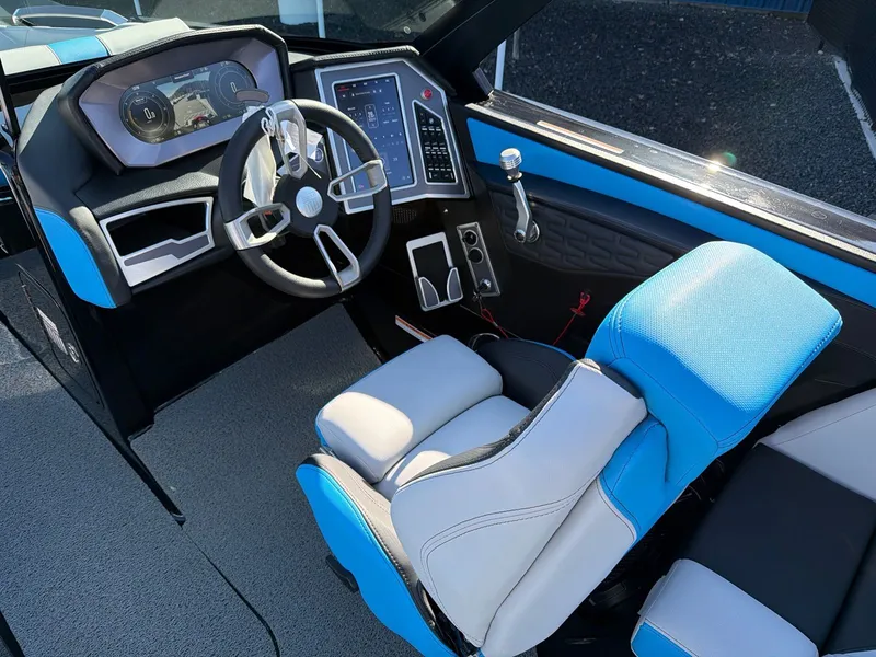 Slide: The Image of MasterCraft X22 2023 - 14