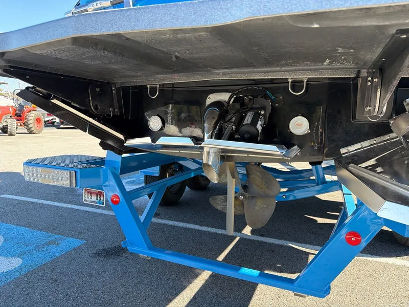 Slide: The Image of MasterCraft X22 2023 - 5