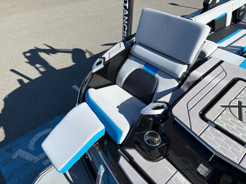 Slide: The Image of MasterCraft X22 2023 - 8