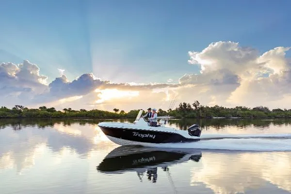 Slide: The Image of Bayliner Trophy 20 CC 2023 - 0