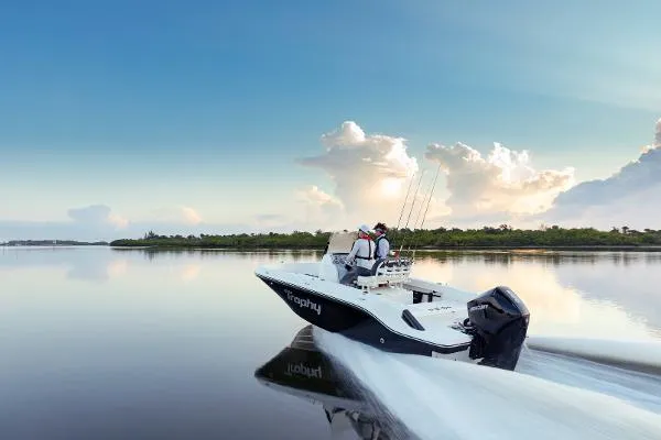Slide: The Image of Bayliner Trophy 20 CC 2023 - 1