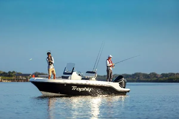 Slide: The Image of Bayliner Trophy 20 CC 2023 - 11