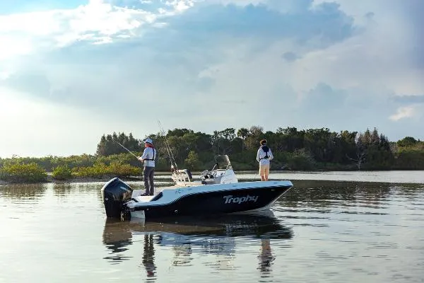 Slide: The Image of Bayliner Trophy 20 CC 2023 - 8