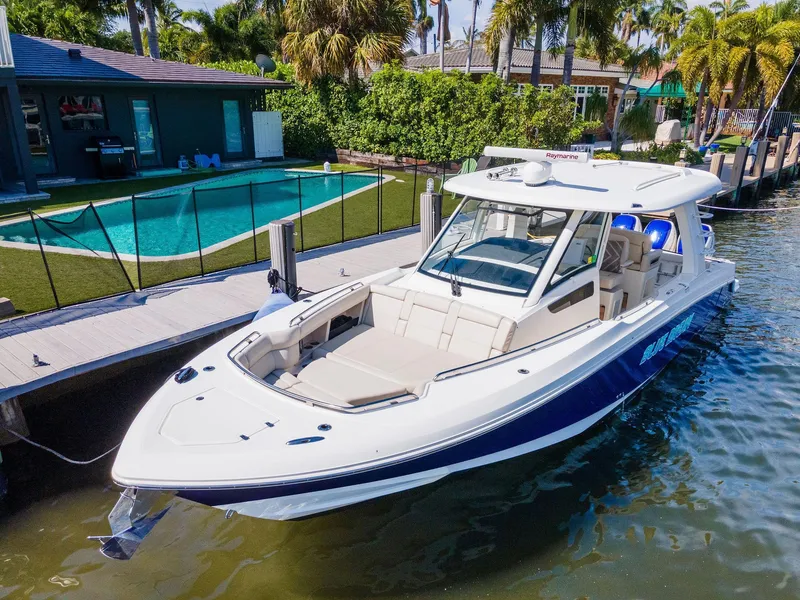 Slide: The Image of Boston Whaler 350 Realm 2019 - 5