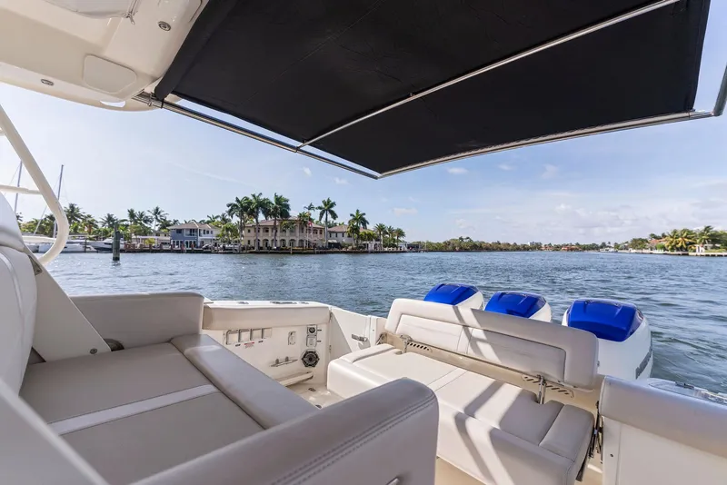 Slide: The Image of Boston Whaler 350 Realm 2019 - 10