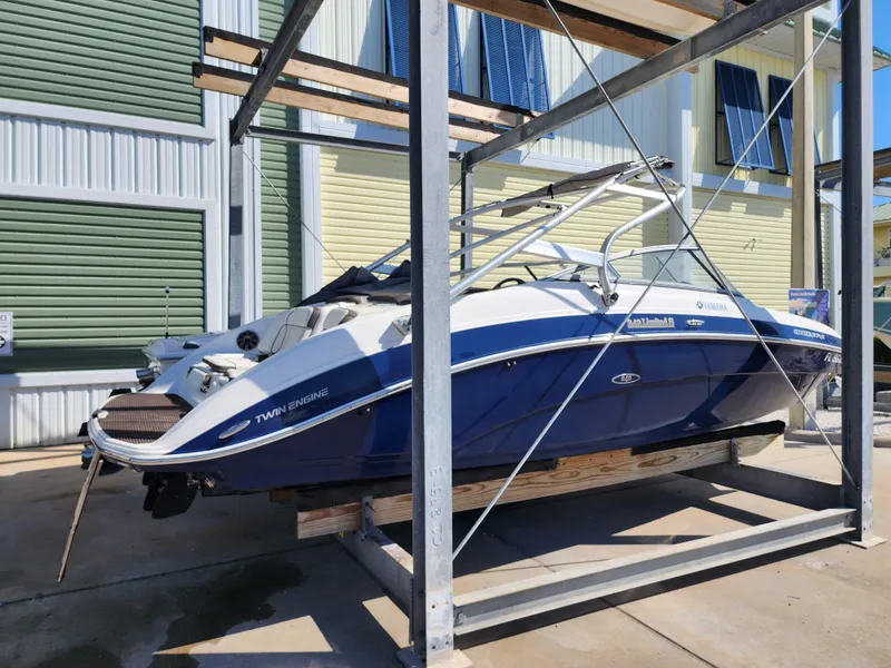 Slide: The Image of Yamaha 242 Limited S 2014 - 0