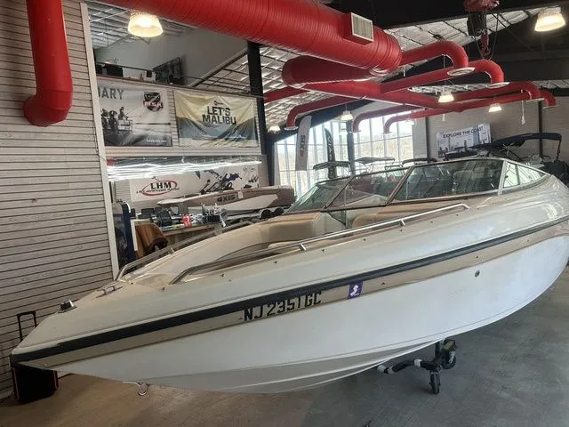 Slide: The Image of Crownline Boats 225 BR 1997 - 11
