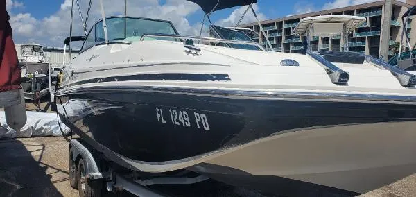 Slide: The Image of Hurricane 187 Sundeck Yamaha F115 2011 - 1